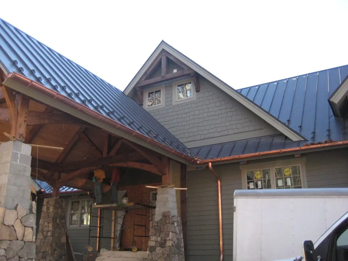 Craftsman Roofing team delivering quality roofing work in Woodlore